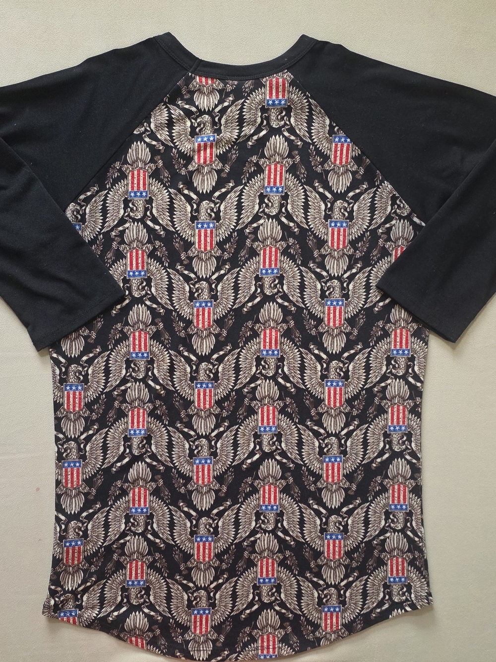 LuLaRoe Raglan Tee - Picture 2 of 5